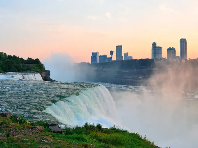 Cataratas del Niágara al amanecer